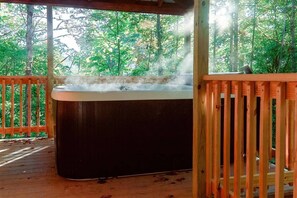 Outdoor spa tub - Hot Tub (Private) | Dogs OK | FirePit | MuirValley | Hiking (Campton)
