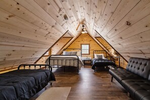 4 bedrooms, iron/ironing board, free WiFi, bed sheets