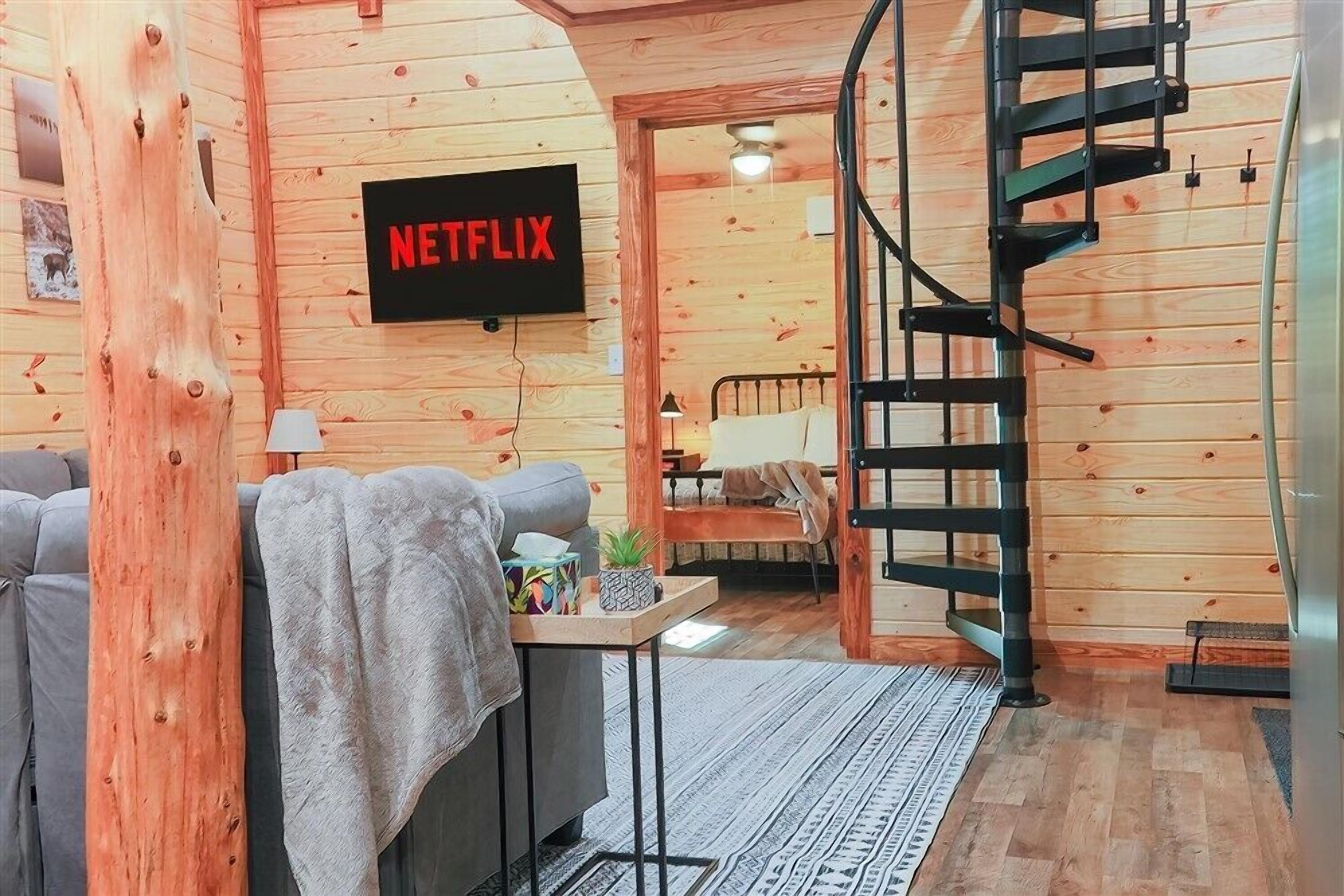 8 bedrooms, iron/ironing board, WiFi, bed sheets