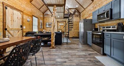 2 Cabins- Hot Tubs | Dogs OK | Hiking | Climbing