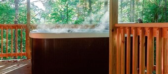 3 Cabins | 30+ | 3-Hot Tubs| DogOK | FirePit