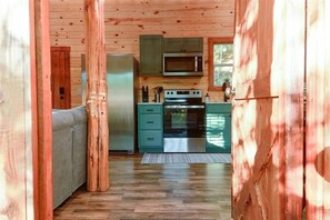 Fridge, microwave, oven, stovetop - 3 Cabins | 30+ | 3-Hot Tubs| DogOK | FirePit (Campton)