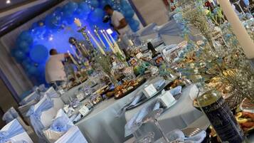 Free local cuisine breakfast on weekdays