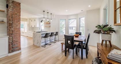 Charming Plymouth retreat • hot tub • fire pit