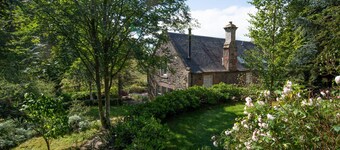 The Old School, Hume - sleeping 4 guests in 2 bedrooms