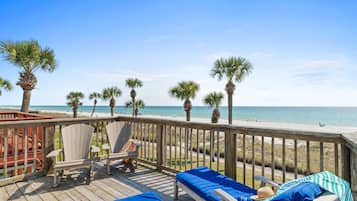 Panoramic House, 3 Bedrooms, Patio, Beachfront | Terrace/patio