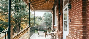 Winter Getaway|Hot tub|OUTDOOR SAUNA|Fireplace|Fire-pit|