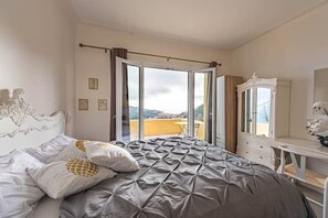 4 chambres, fer et planche à repasser, Wi-Fi, draps fournis