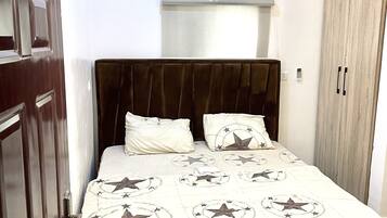 1 bedroom, iron/ironing board, WiFi, bed sheets