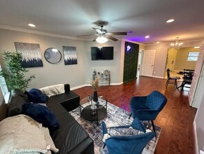 Smart TV - Charming 2BR/2BA-Houston’s Vibrant University Area (Houston)