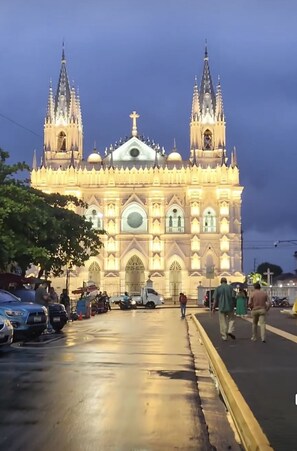 مكان جذب سياحي