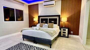 4 bedrooms, in-room safe, desk, iron/ironing board
