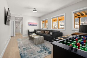 Télévision, cheminée