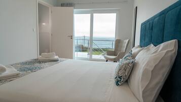 2 bedrooms, iron/ironing board, Internet, bed sheets