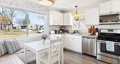 ☀️ Kissed by Sunshine ☀️ 3BDR Ranch by Royal Oak & Ferndale - Family Friendly 2TVs