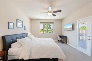 5 makuuhuonetta, työpöytä, silitysrauta/-lauta, vauvan matkasänky