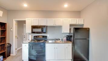 Microwave, coffee/tea maker, cookware/dishes/utensils