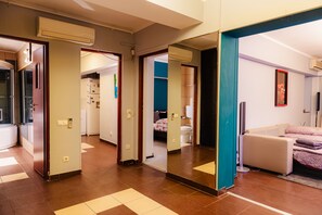 1 slaapkamer, een strijkplank/strijkijzer, wifi, beddengoed