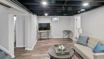 TV connectée, jeux vidéo, table de tennis de table