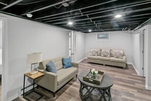 Smart-TV, videospill og bordtennis