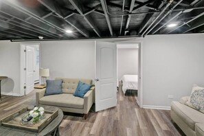 Smart TV, videogames, mesa de pingue-pongue