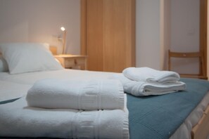 2 Schlafzimmer, Bügeleisen/Bügelbrett, Bettwäsche