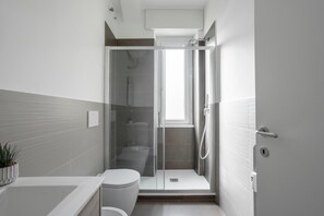 Hair dryer, towels, toilet paper - Maison dei Re San Giovanni (ROMA)