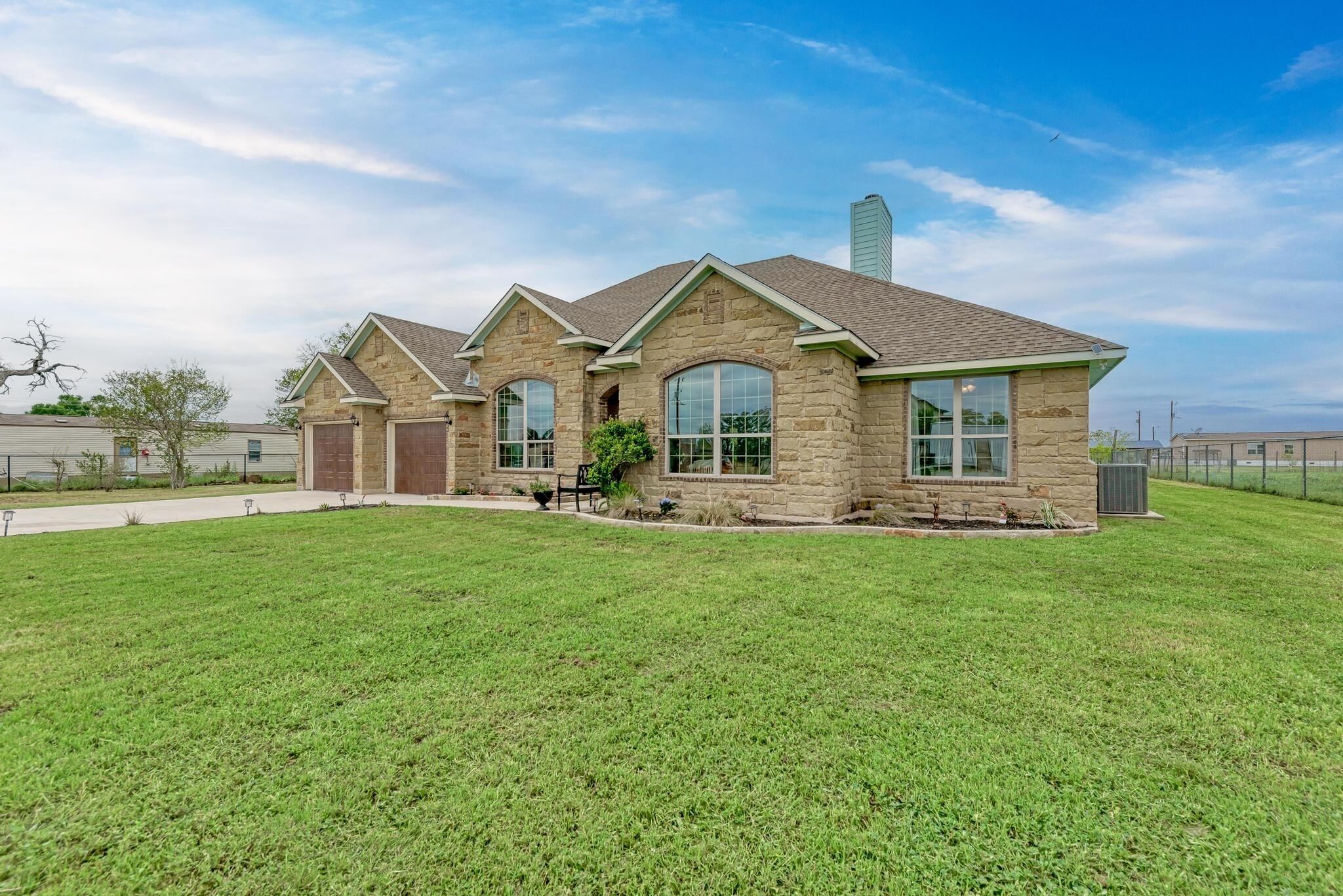 Circuit of the Americas, Estate w/hot tub on 3/4 acre