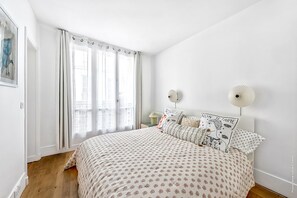 2 chambres, fer et planche à repasser, Wi-Fi, draps fournis