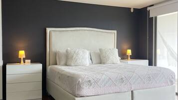 4 quartos, cofres nos quartos, Wi-Fi de cortesia, roupa de cama