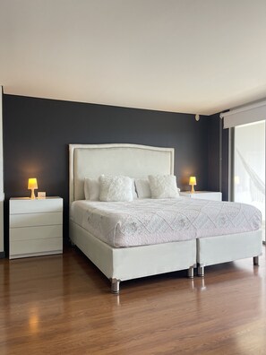 4 soverom, safe på rommet, wi-fi (inkludert) og sengetøy