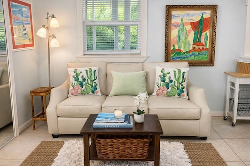 Botanical Beach Cottage