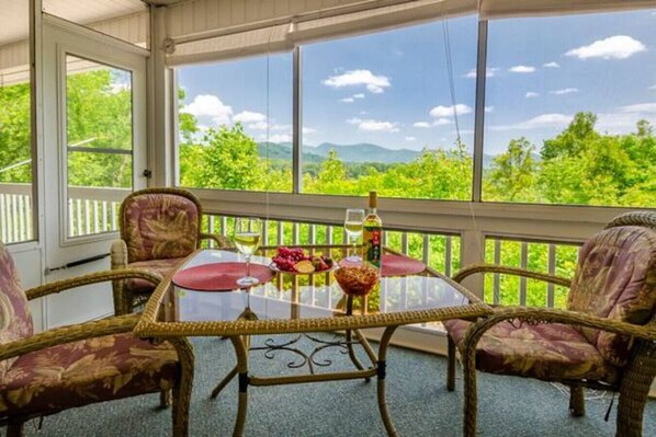 Dining - Carolina Crest Beautiful Home (Franklin)