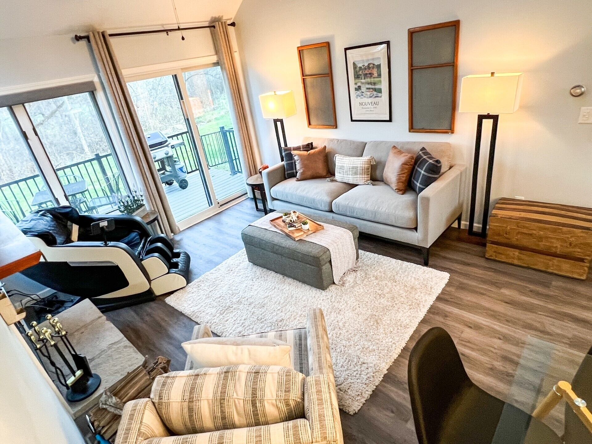 Townhome with King Beds & Massage Chair!