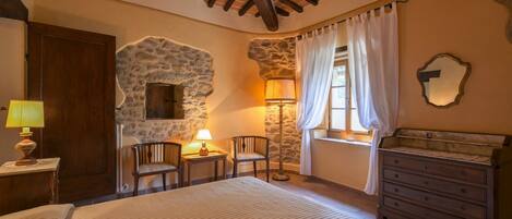 9 chambres, fer et planche Ă repasser, Wi-Fi, draps fournis