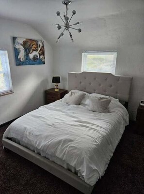 3 bedrooms, desk, iron/ironing board, free WiFi