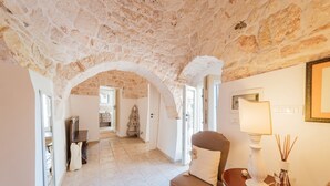 Interior - Traditional Apulian Trulli and Lamia with pool and jacuzzi (Martina Franca)