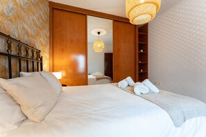 1 quarto, Wi-Fi de cortesia, roupa de cama