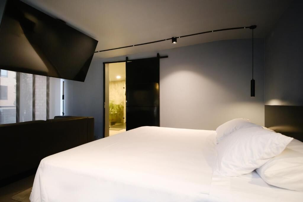 Luxury Room | Free WiFi, bed sheets
