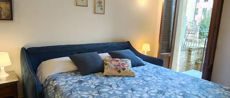 1 bedroom, iron/ironing board, internet