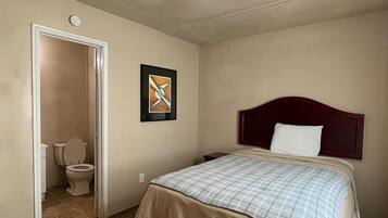 Basic Single Room | Desk, free WiFi, bed sheets