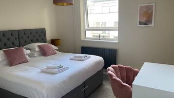 3 bedrooms, iron/ironing board, free WiFi, bed sheets