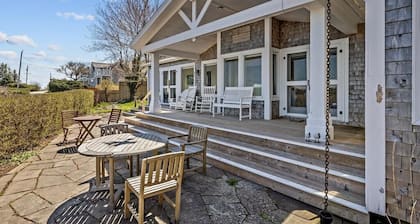 Large, modern Cape Cod style cottage in oceanside charming town