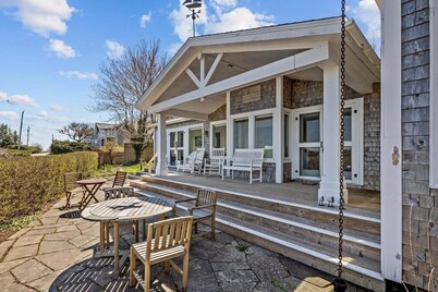 Large, modern Cape Cod style cottage in oceanside charming town