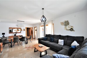 TV - Villa 'Carmela' with Private Pool, Wi-Fi and Air Conditioning (Marratxi)