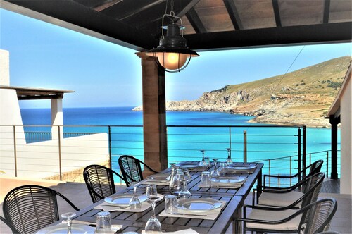 Villa 'Aurea' with Sea View, Private Pool and Wi-Fi