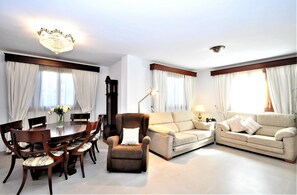 Télévision, cheminée