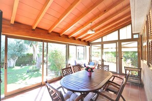 Dining - Chalet 'Villa Pep Pomar' with Private Pool, Wi-Fi and Air Conditioning (PALMA DE MALLORCA)