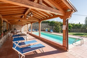 Pool - Farmhouse 'Agriturismo Fadanelli - La Cantina' with Shared Pool, Shared Garden and Wi-Fi (Lamporecchio)