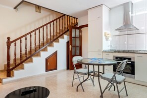 Dining - Holiday Home 'Villa Marina' with Shared Pool, Private Terrace and Air Conditioning (Cambrils)